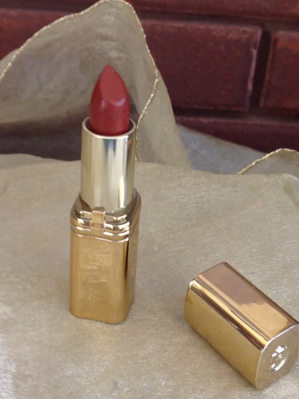 L'Oreal Paris Colour Riche Original Satin Lipstick 839 Cinnamon Toaste